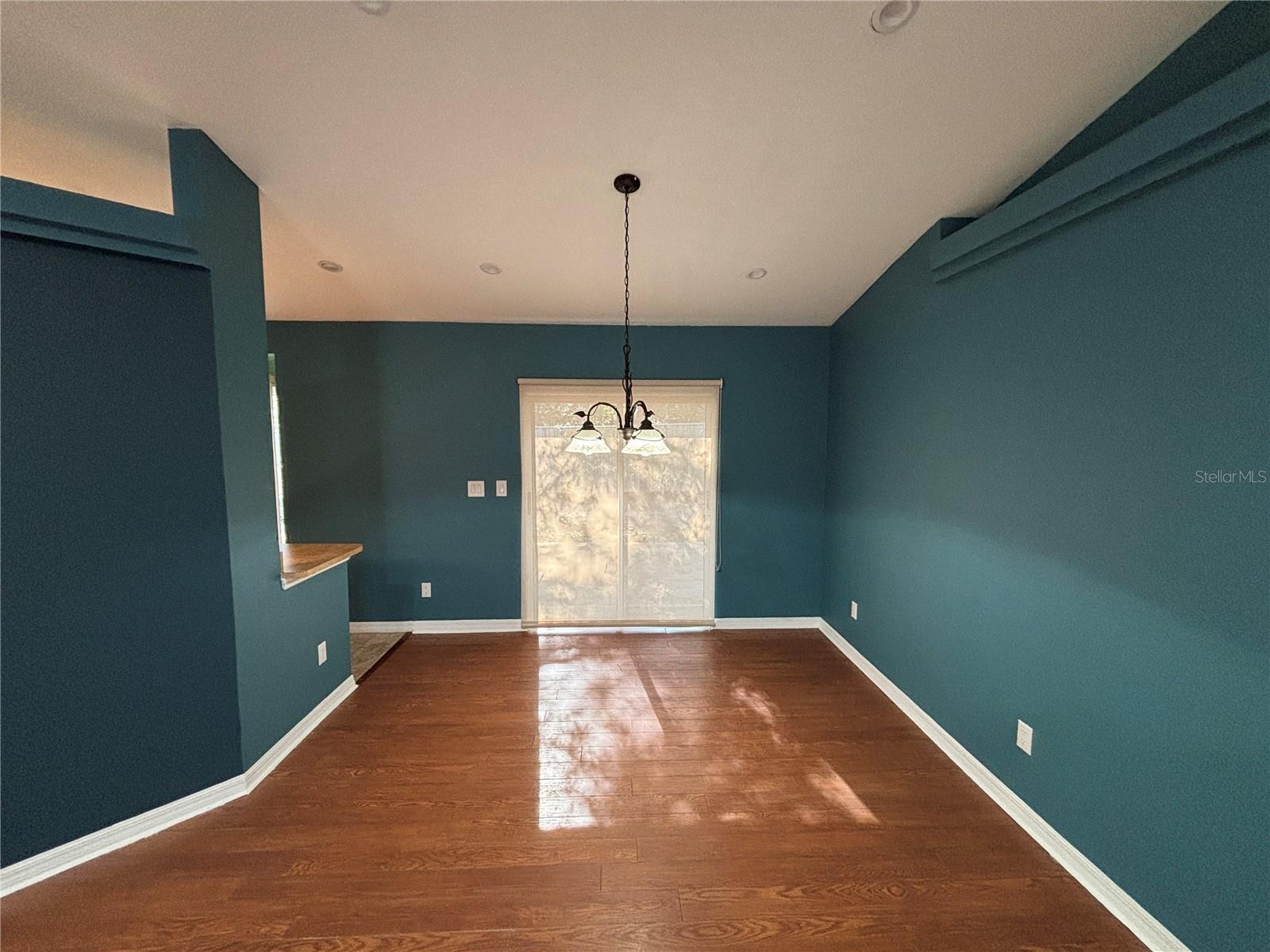 Image 14 of 31 For 13014 5th Place