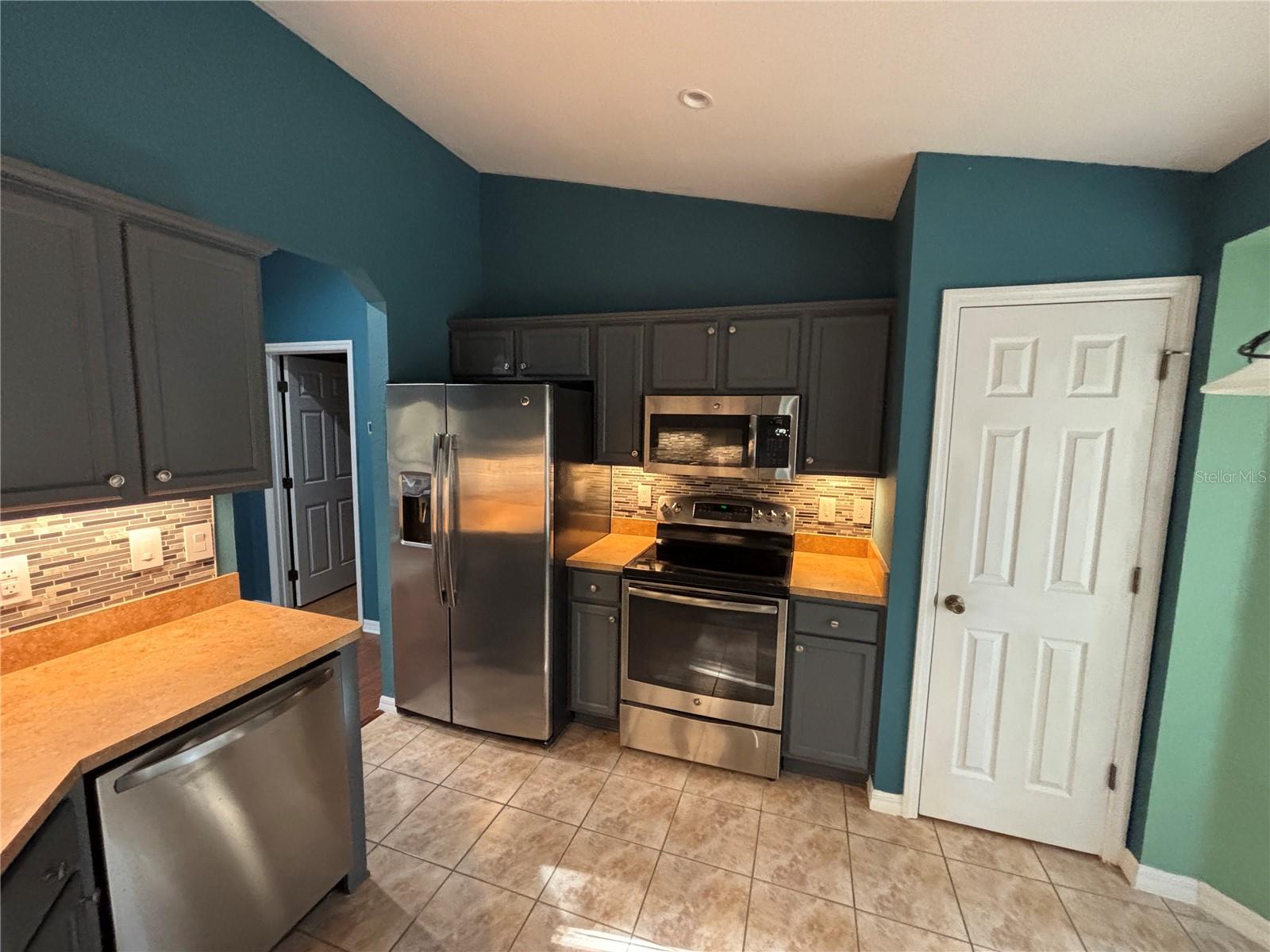 Image 18 of 31 For 13014 5th Place