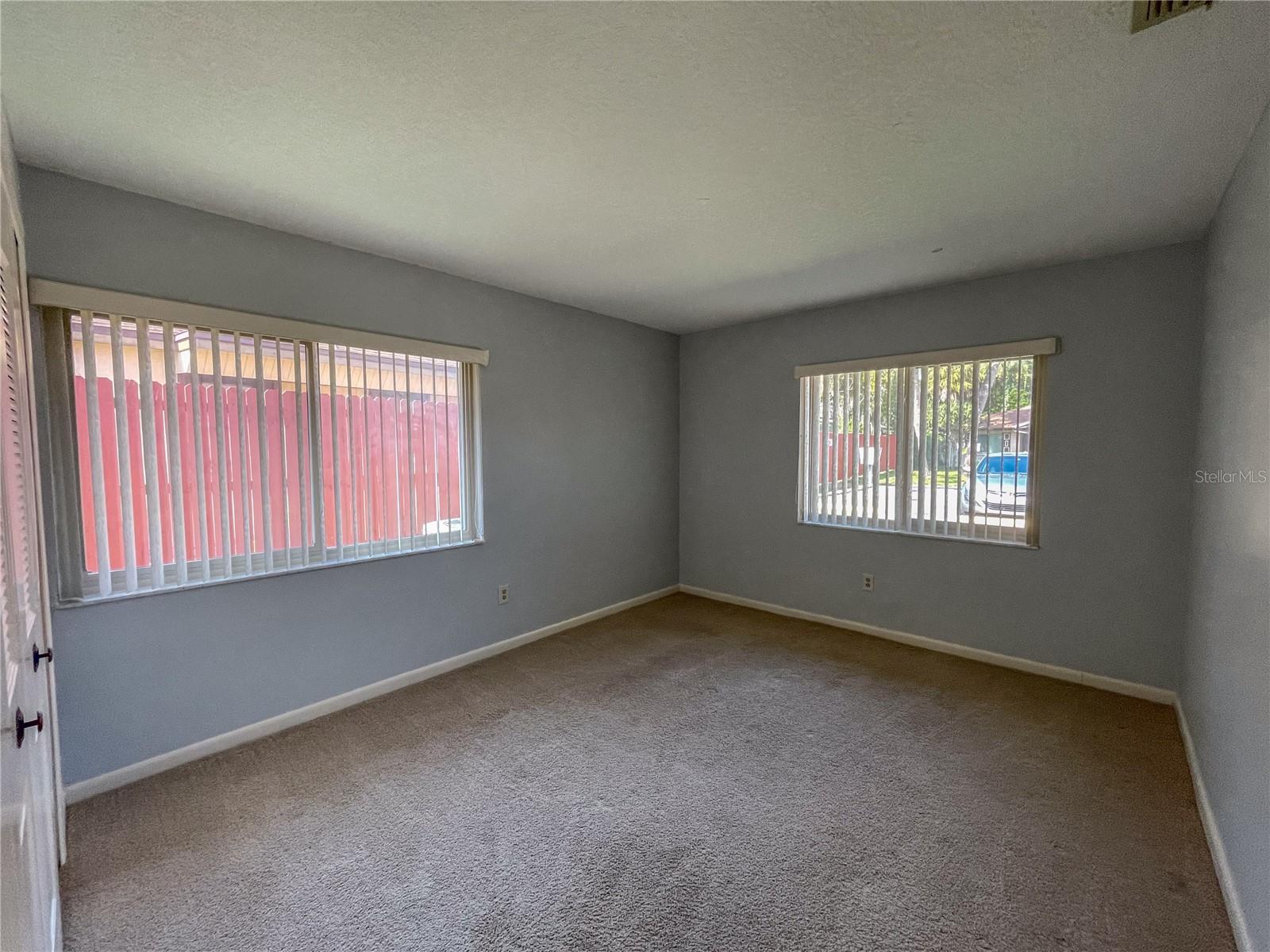 Image 21 of 27 For 63 Douglas Street 11