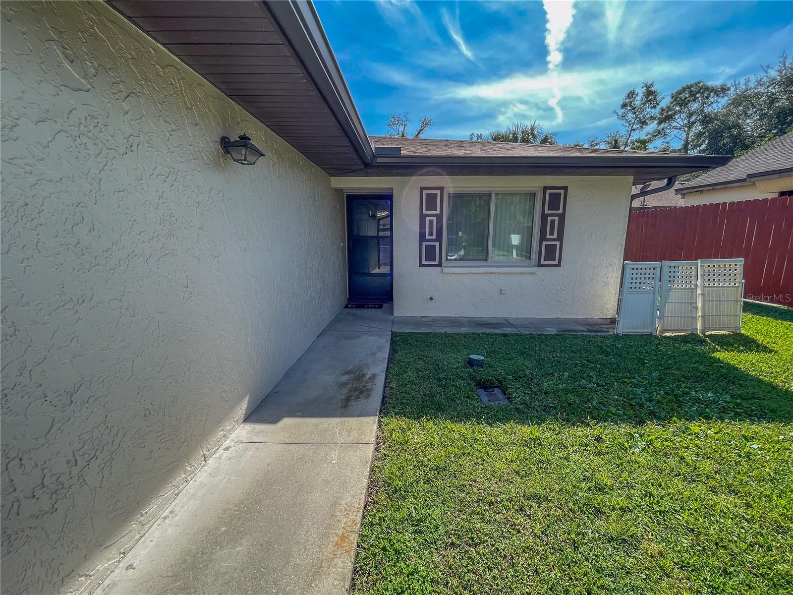 Image 6 of 27 For 63 Douglas Street 11