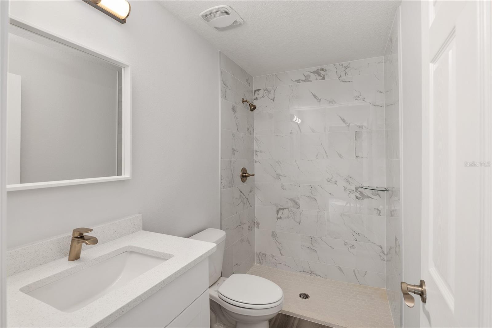 Image 24 of 44 For 13914 104th Lane