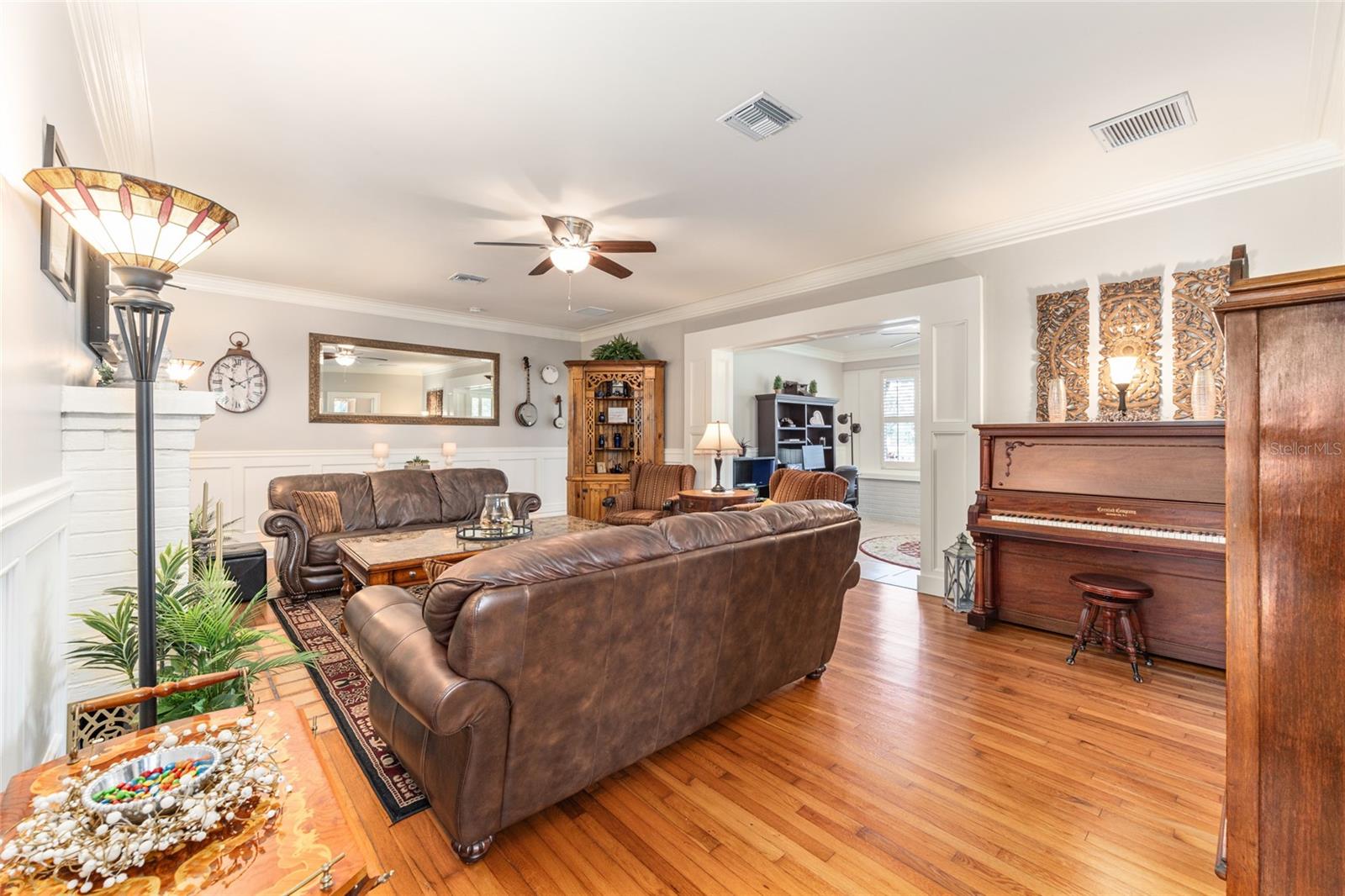 Image 14 of 100 For 1037 9th Avenue