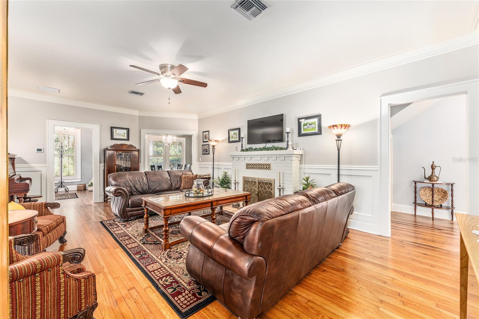 Image 16 of 100 For 1037 9th Avenue