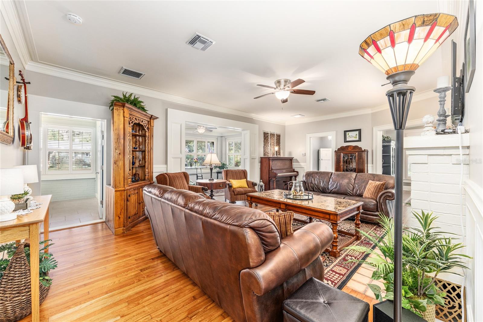 Image 17 of 100 For 1037 9th Avenue