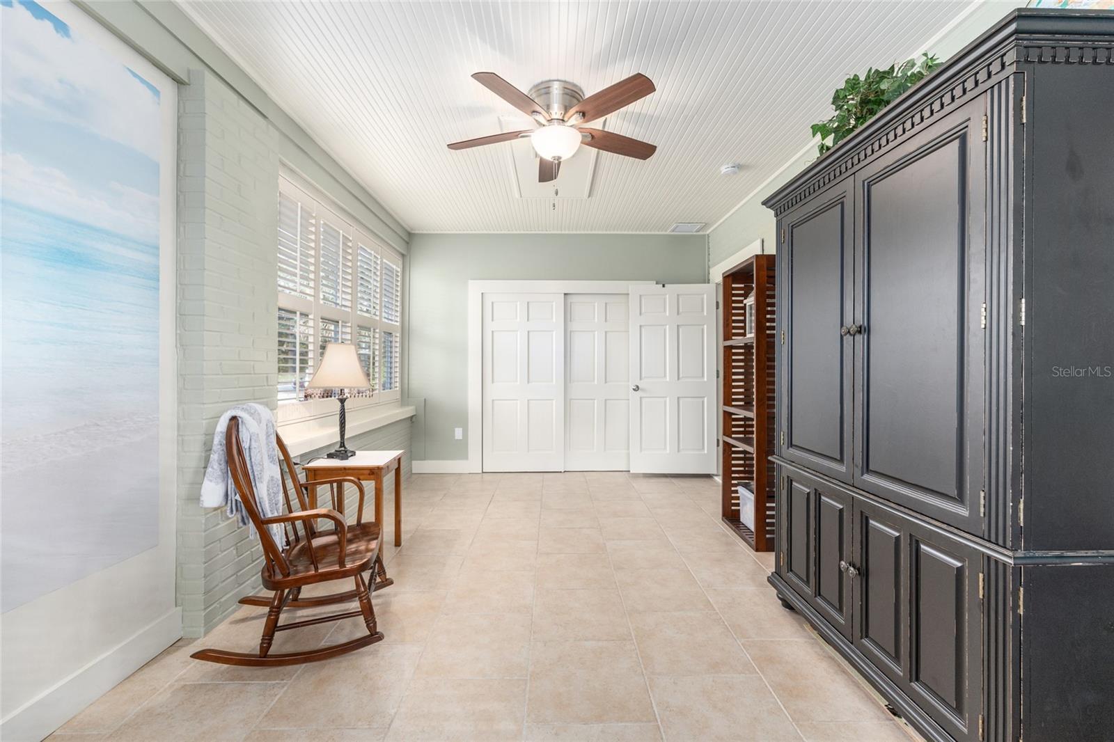 Image 23 of 100 For 1037 9th Avenue