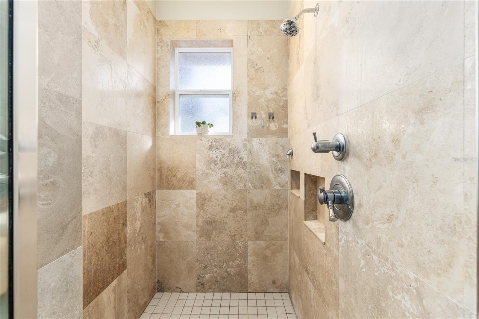 Image 34 of 100 For 1037 9th Avenue