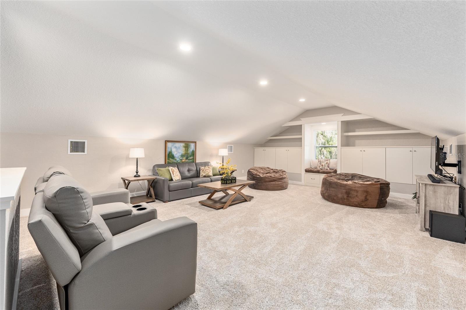 Image 54 of 100 For 1037 9th Avenue