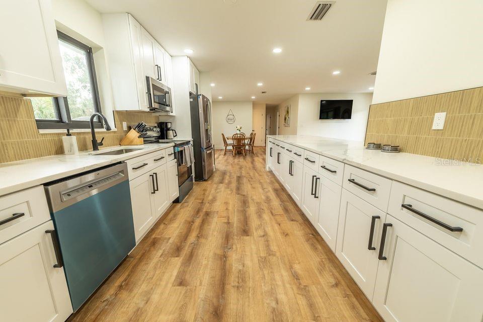 Image 11 of 62 For 809 12th Street