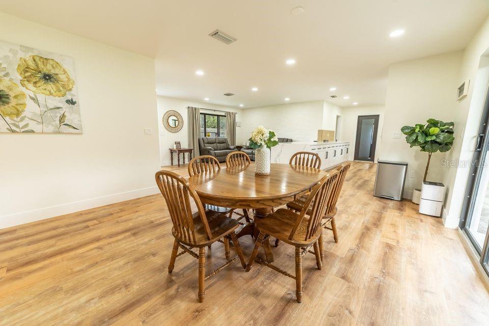 Image 13 of 62 For 809 12th Street