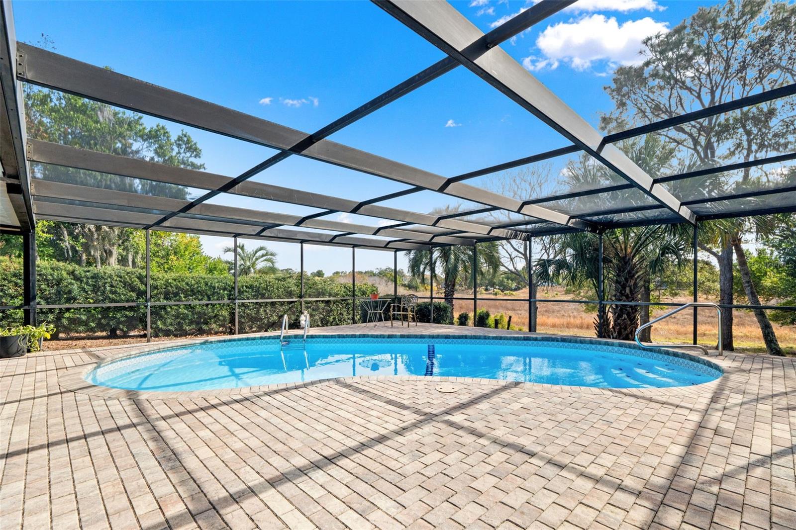 Listing photo id 23 for 6422 Fairlawn Street