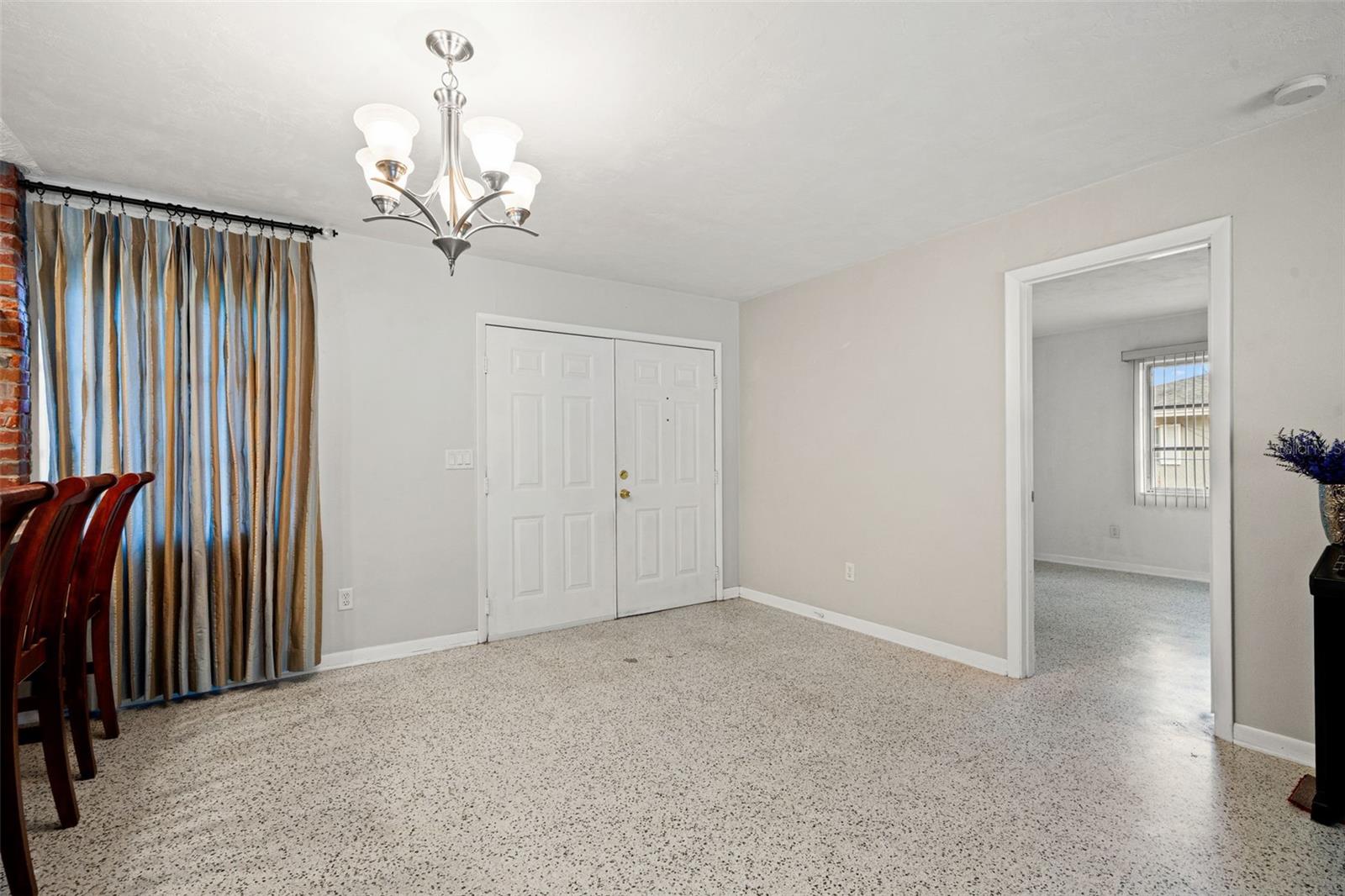 Listing photo id 1 for 6422 Fairlawn Street