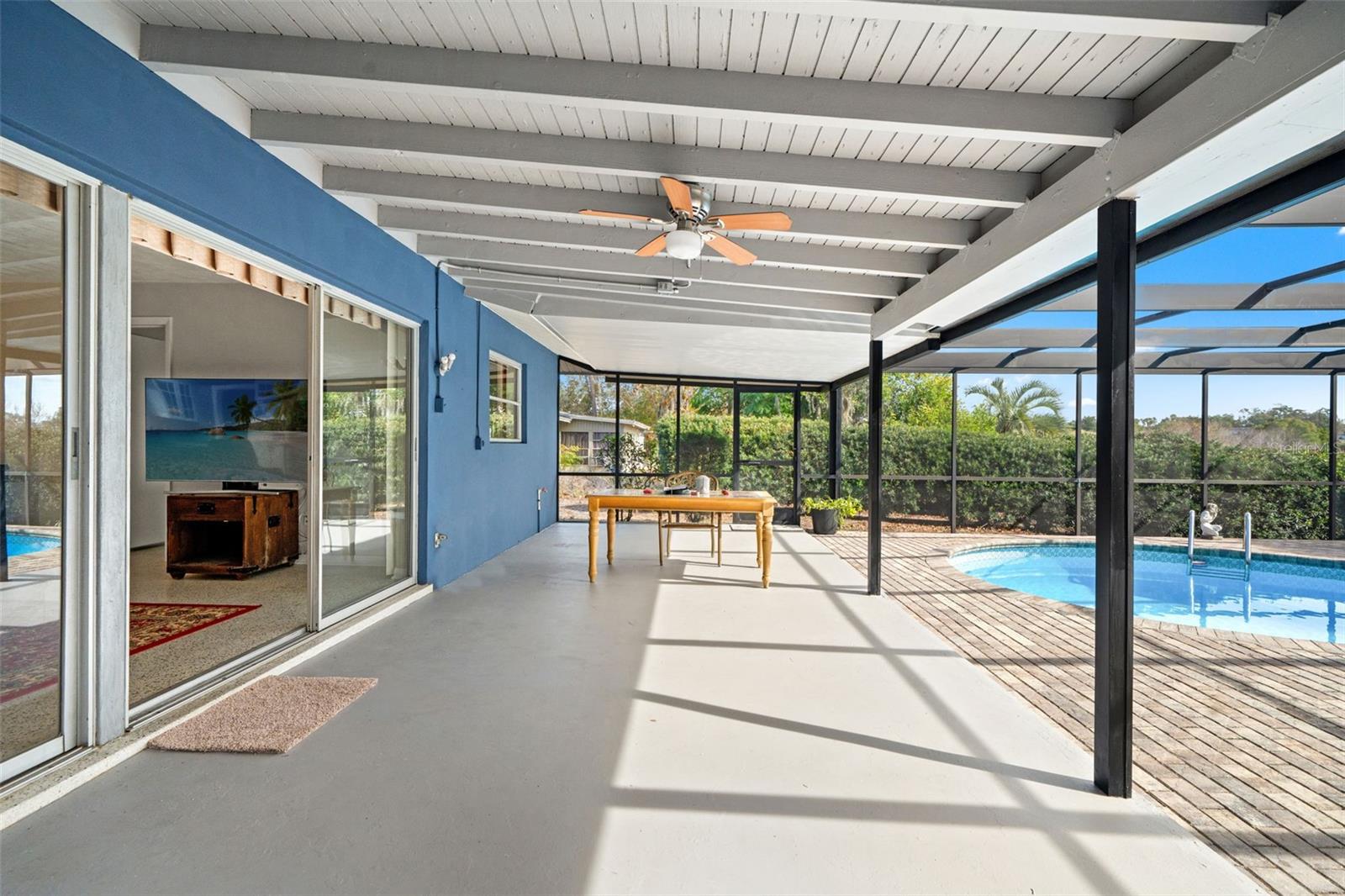 Listing photo id 29 for 6422 Fairlawn Street