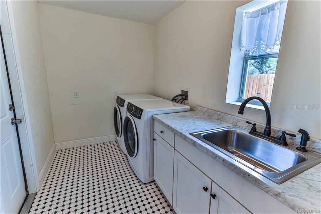 Image 28 of 34 For 110 Rooks Avenue