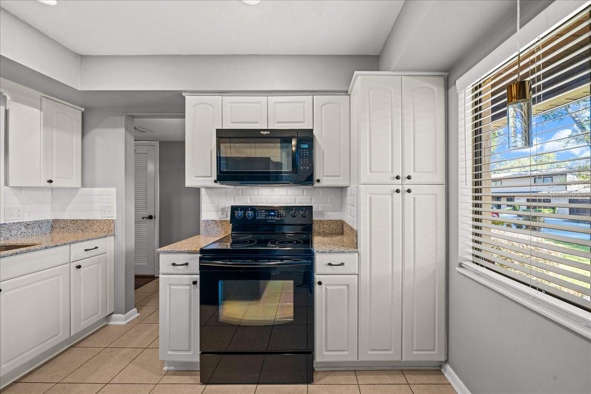 Image 13 of 52 For 3824 19th Street Circle