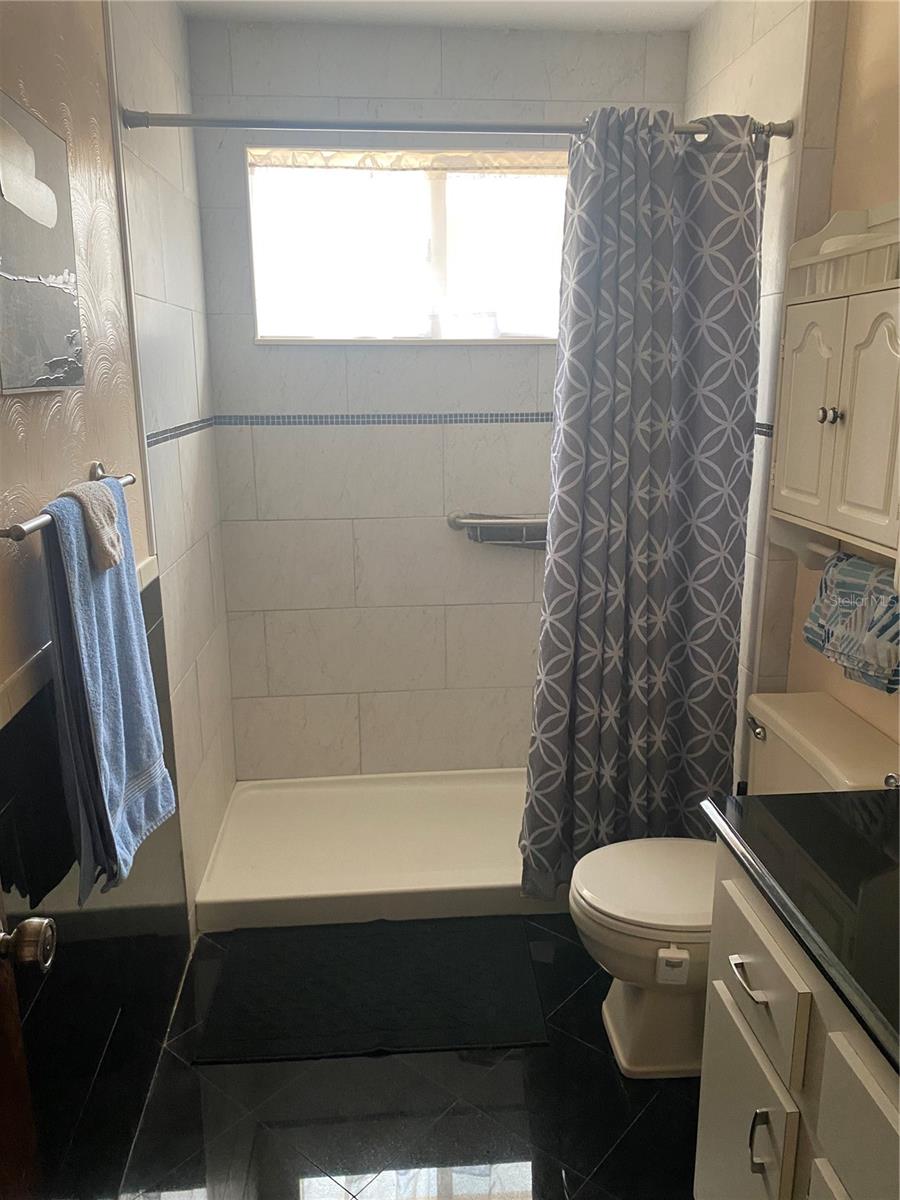 Image 17 of 34 For 10871 90th Court