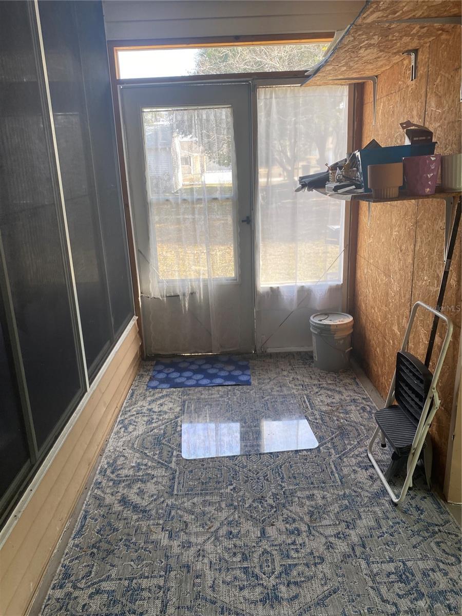 Image 27 of 34 For 10871 90th Court