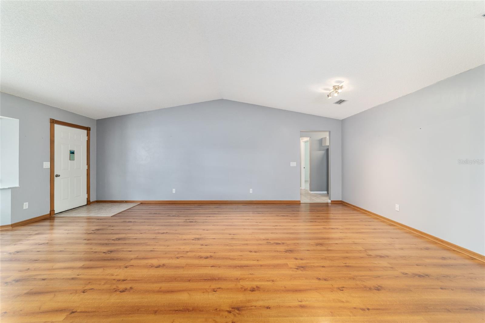 Image 16 of 64 For 9015 94th Street D