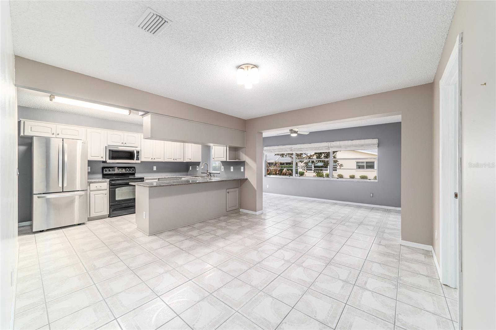 Image 23 of 64 For 9015 94th Street D