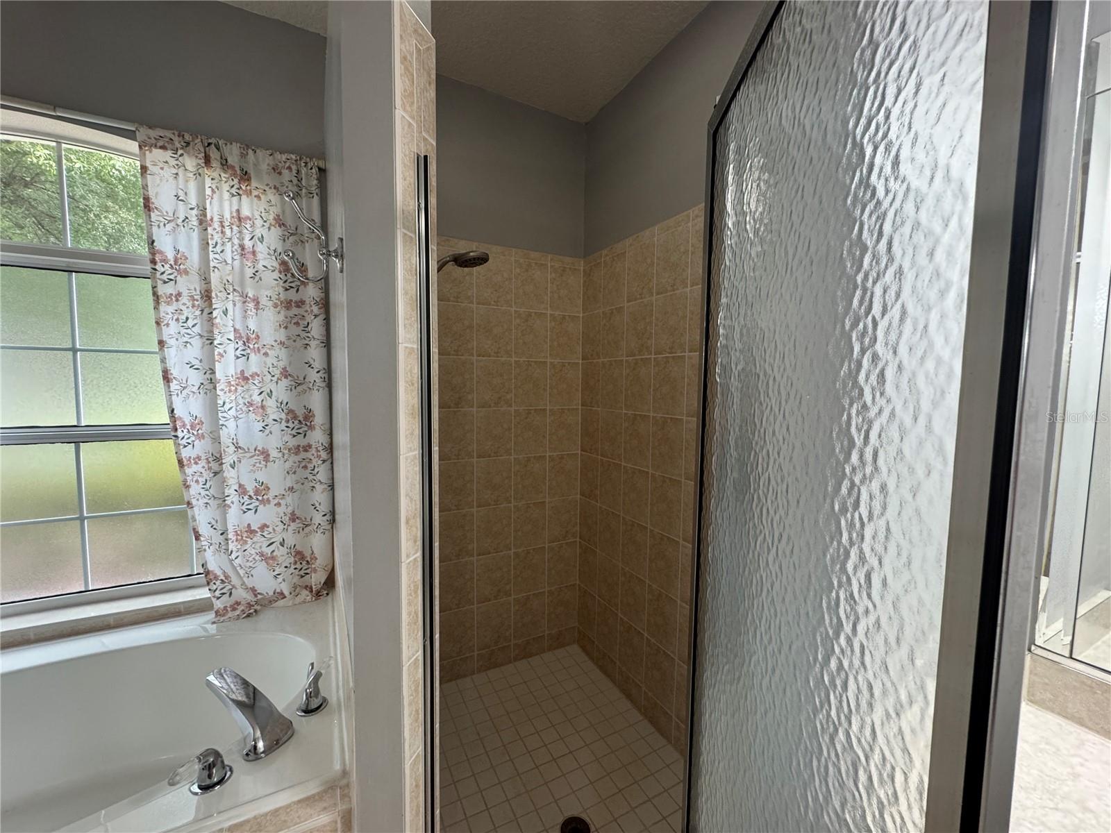 Image 16 of 72 For 19395 100 Loop