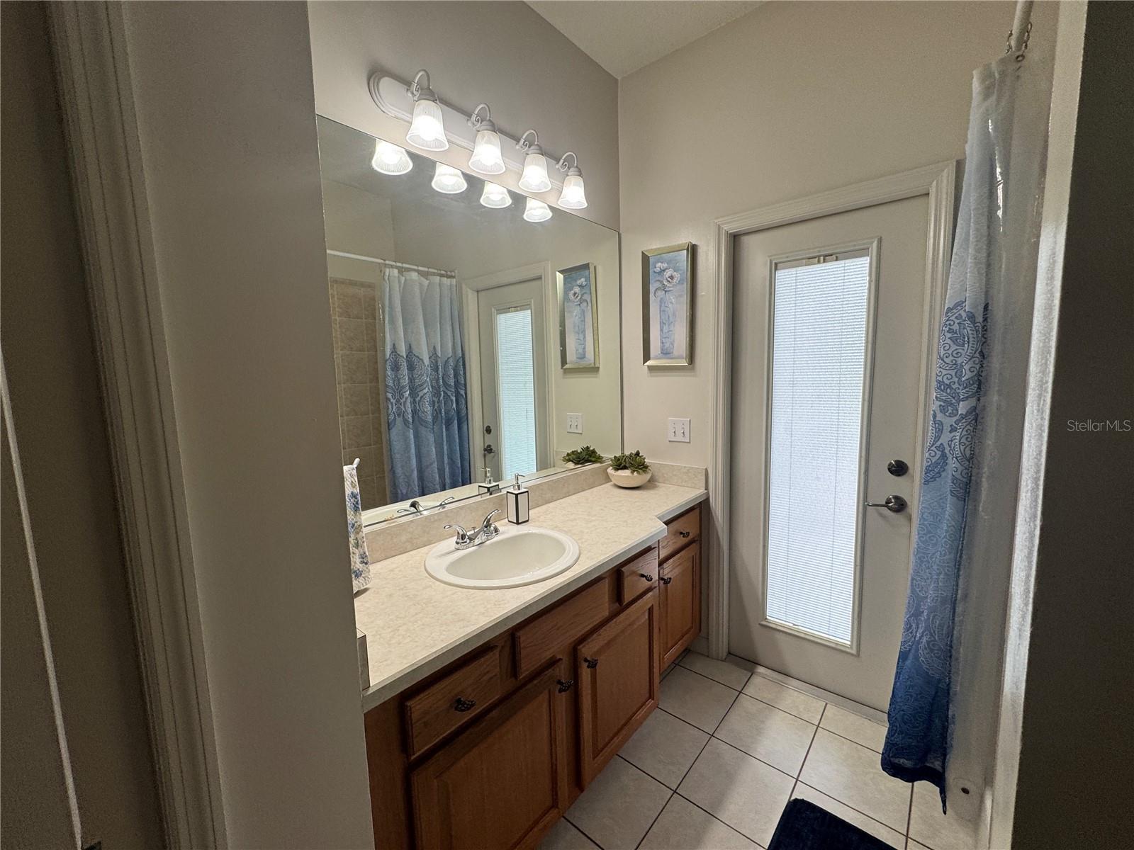 Image 19 of 72 For 19395 100 Loop