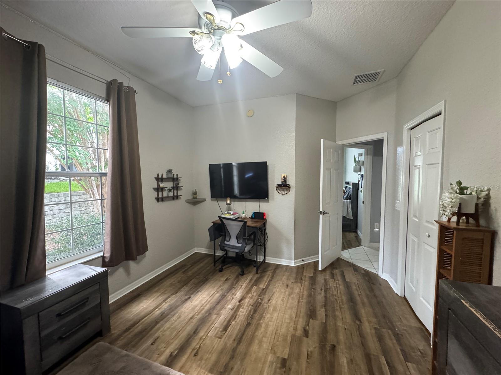 Image 24 of 72 For 19395 100 Loop