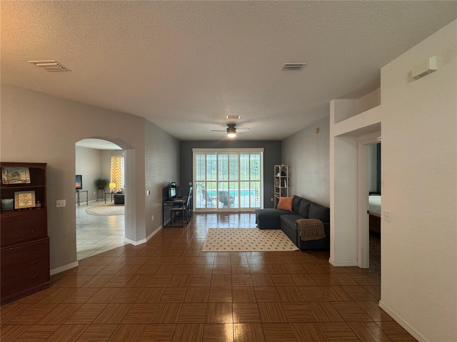 Image 4 of 72 For 19395 100 Loop