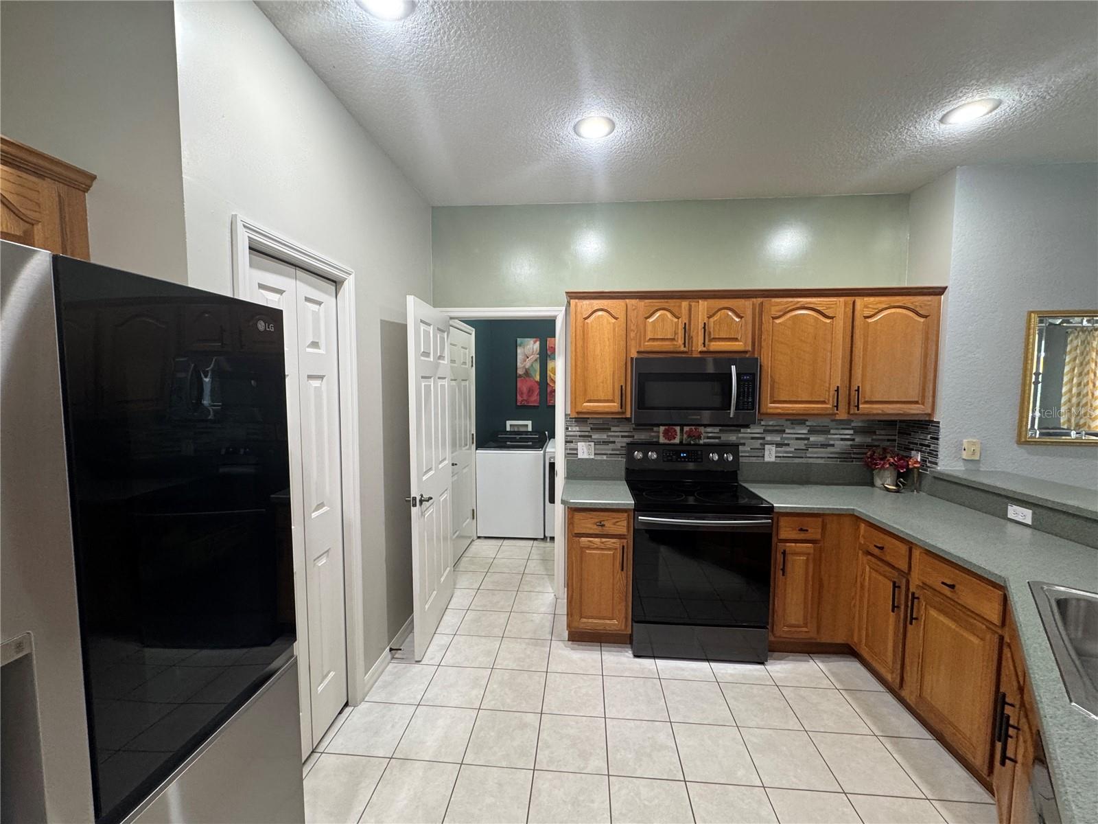 Image 8 of 72 For 19395 100 Loop