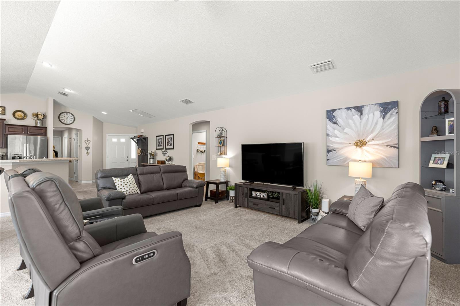 Image 30 of 69 For 16777 74 Soulliere Avenue