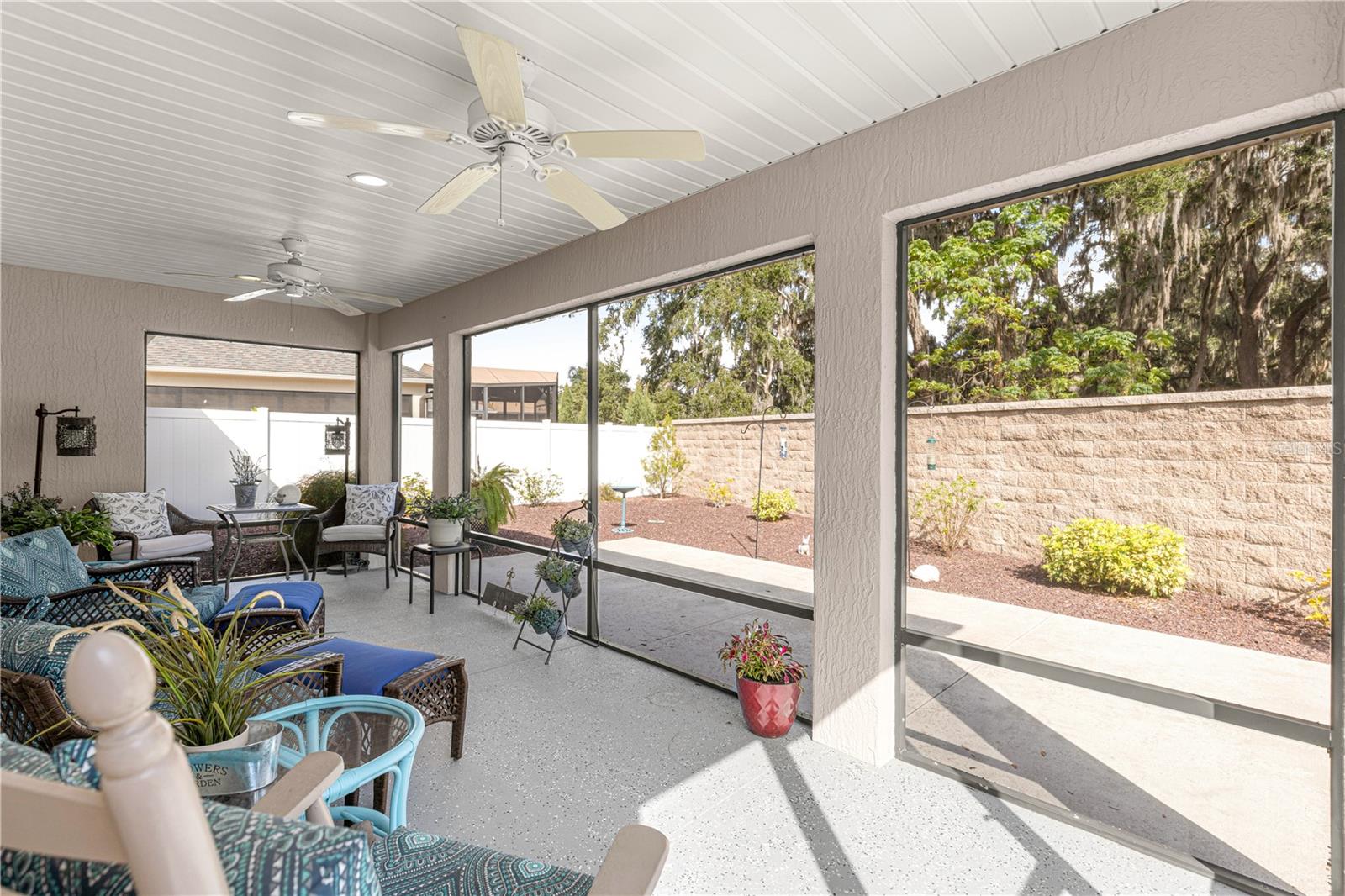 Image 33 of 69 For 16777 74 Soulliere Avenue