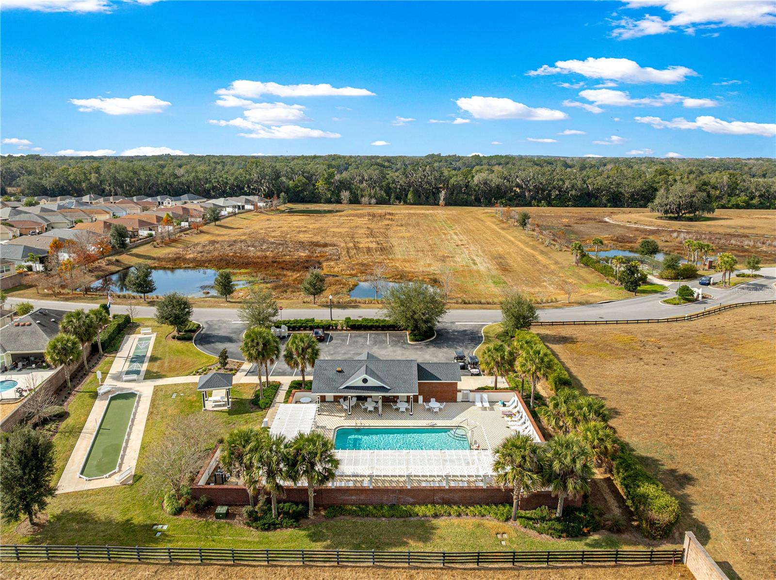 Image 5 of 69 For 16777 74 Soulliere Avenue