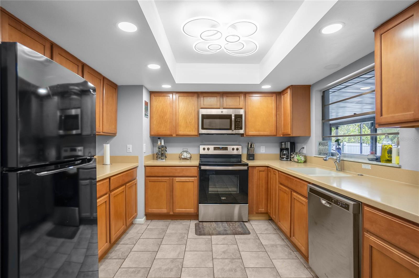 Image 10 of 34 For 6460 Glencoe Street