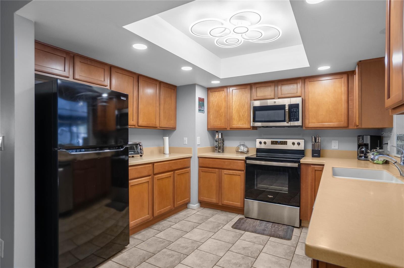 Image 11 of 34 For 6460 Glencoe Street