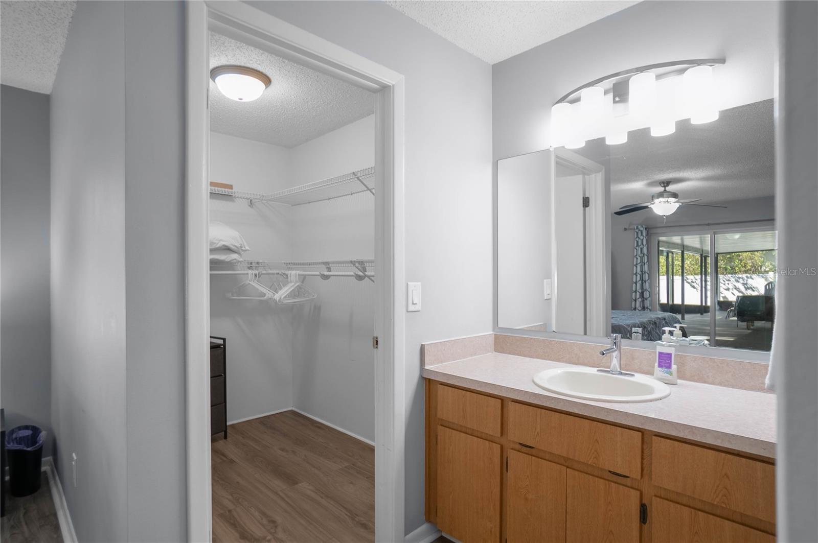 Image 15 of 34 For 6460 Glencoe Street