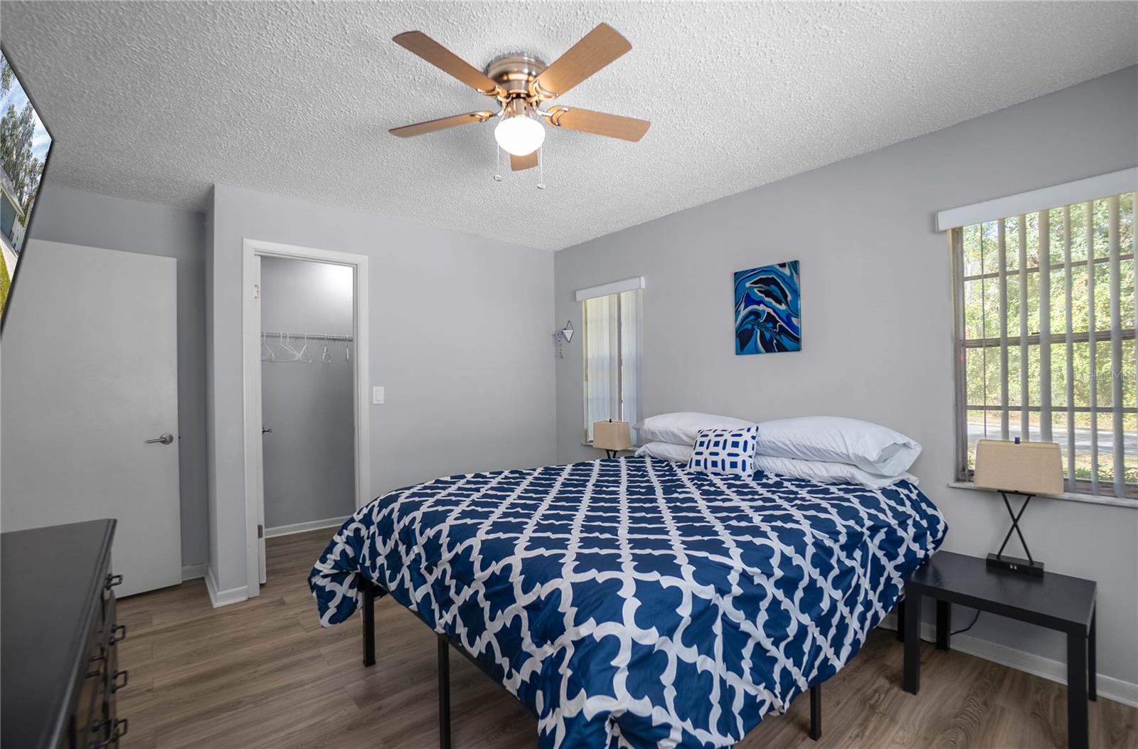 Image 21 of 34 For 6460 Glencoe Street