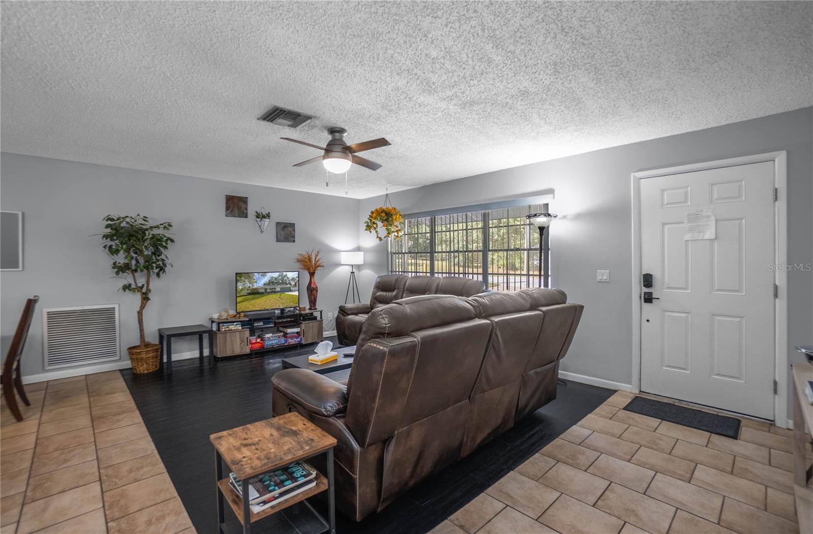 Image 5 of 34 For 6460 Glencoe Street