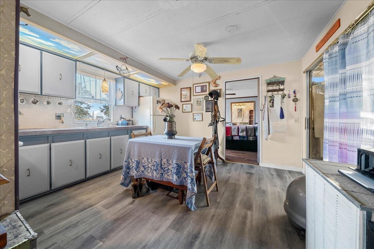 Image 11 of 42 For 6250 150th Avenue