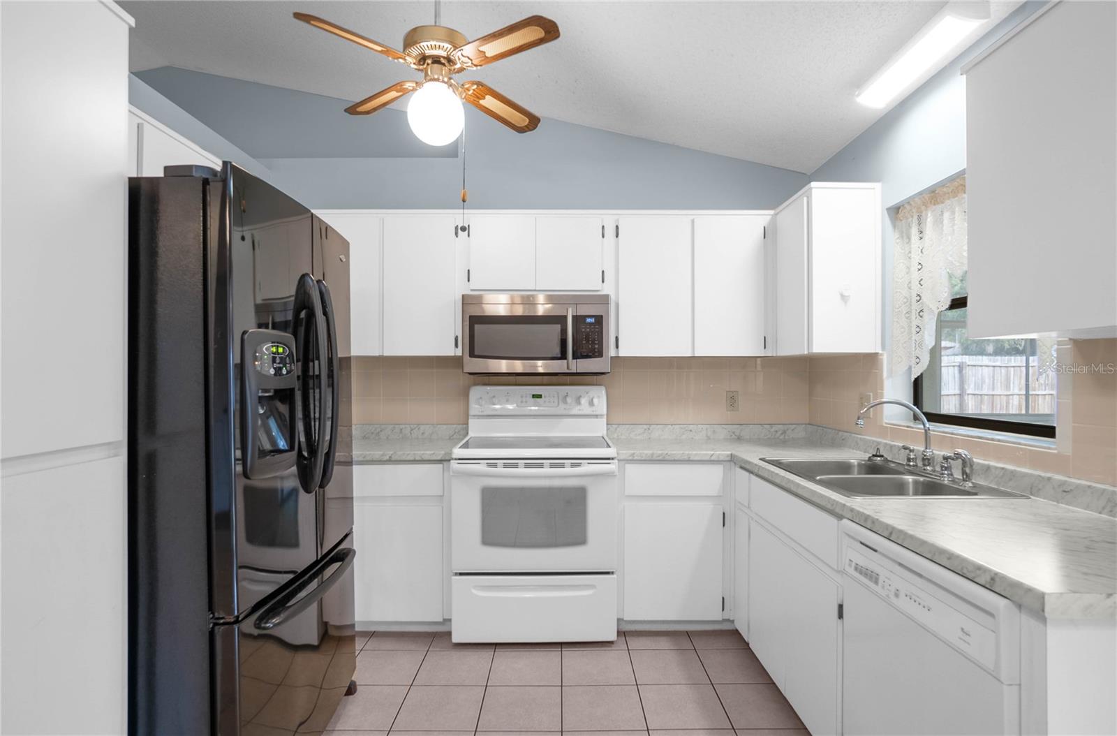 Image 10 of 39 For 3341 Jean Point