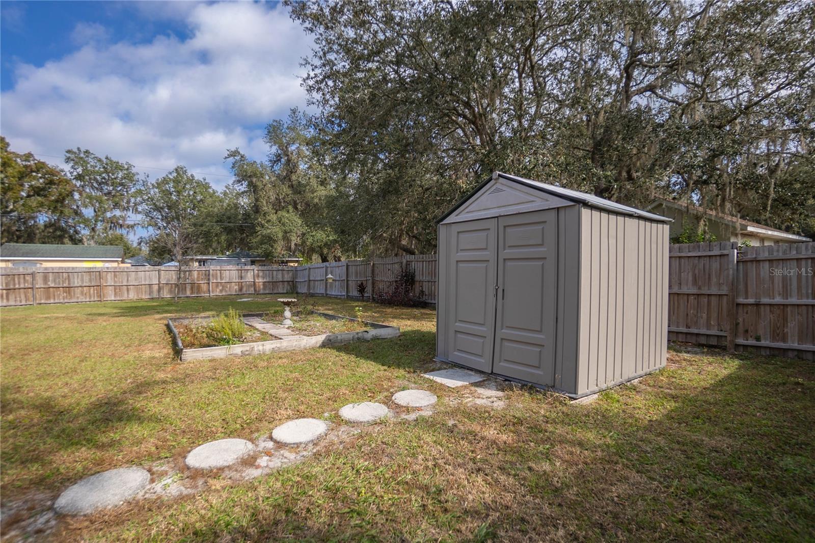 Image 23 of 39 For 3341 Jean Point