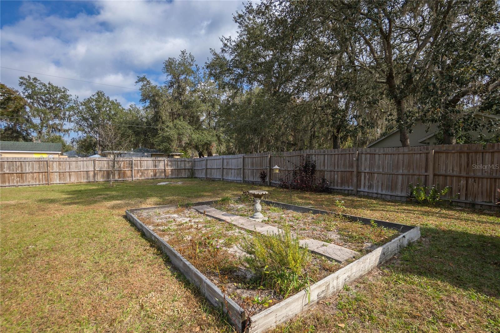 Image 24 of 39 For 3341 Jean Point