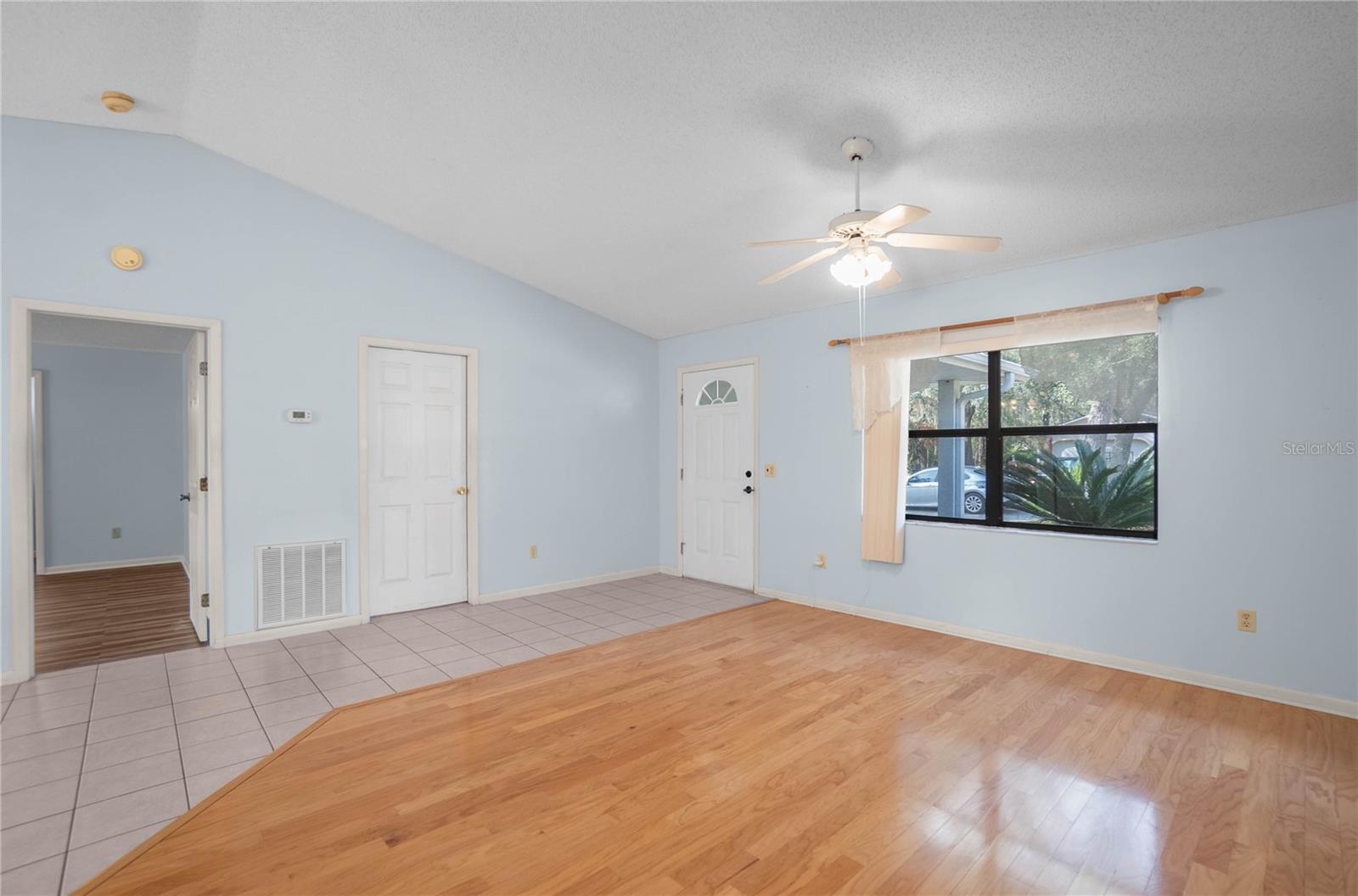 Image 6 of 39 For 3341 Jean Point