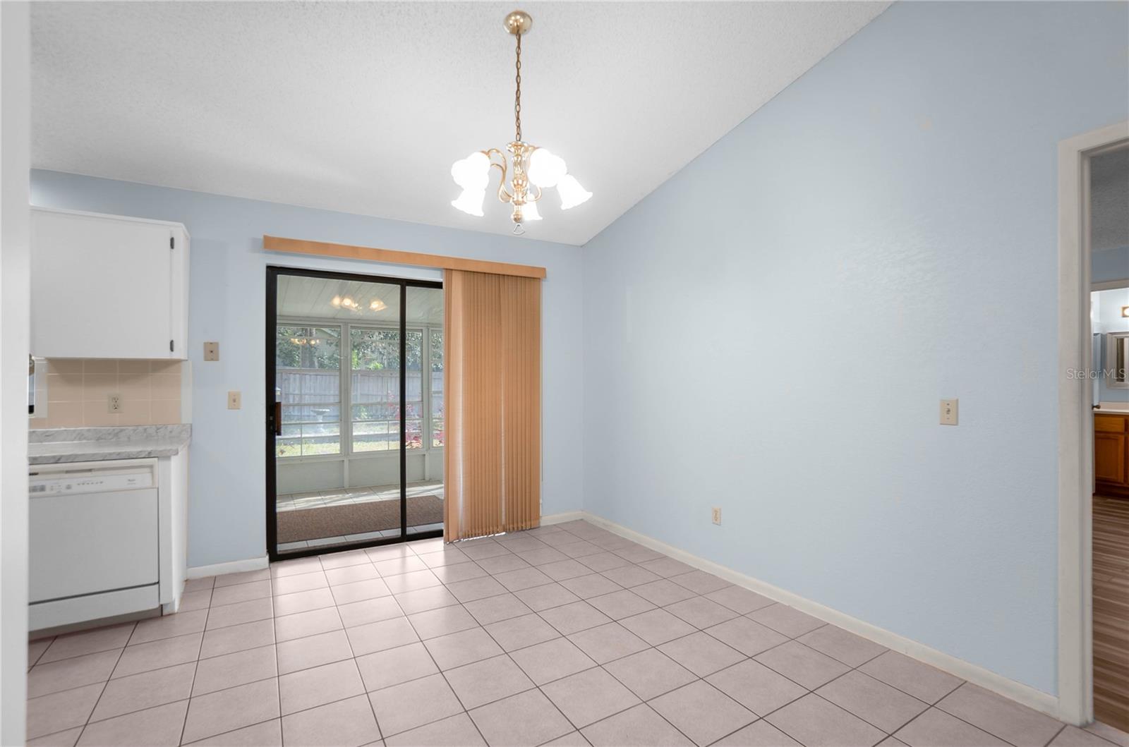 Image 7 of 39 For 3341 Jean Point