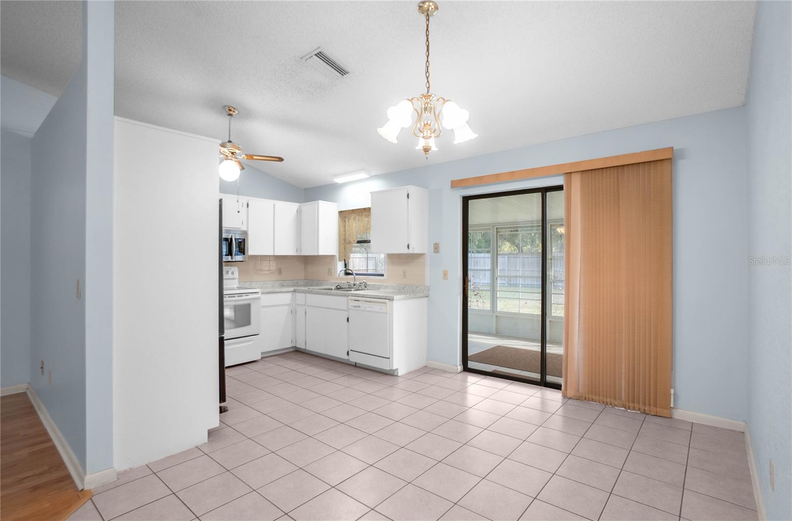 Image 8 of 39 For 3341 Jean Point