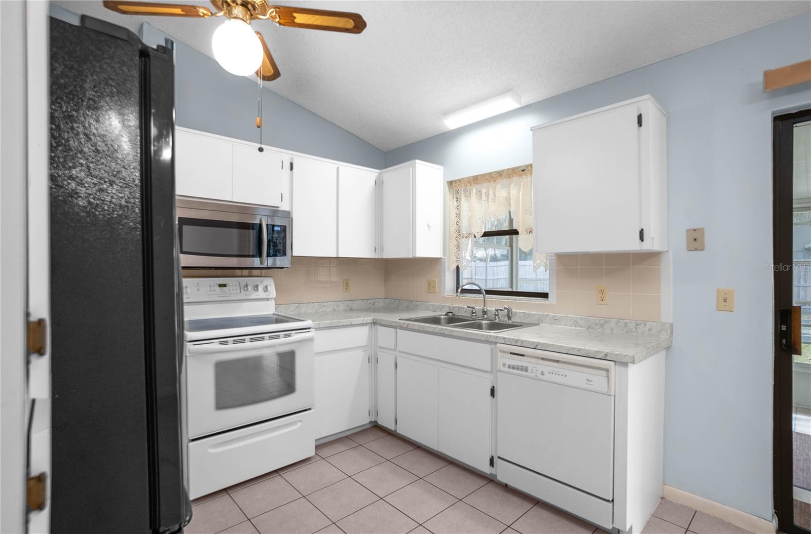 Image 9 of 39 For 3341 Jean Point