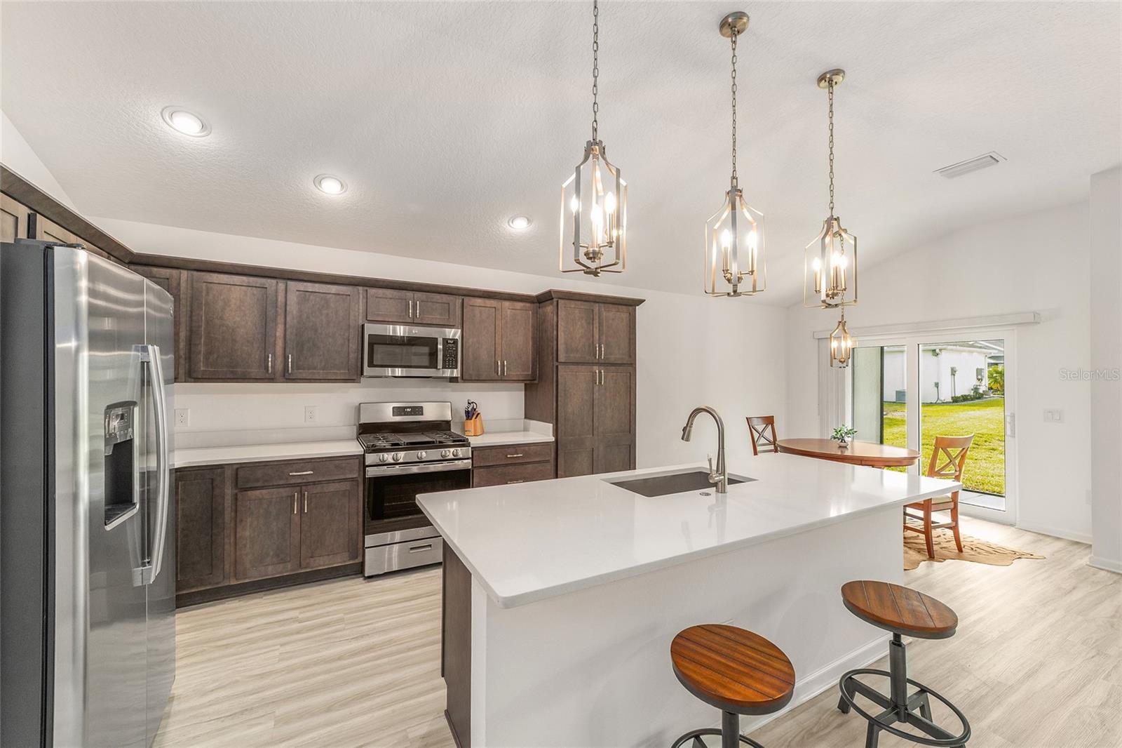 Image 10 of 25 For 1574 Rowell Street