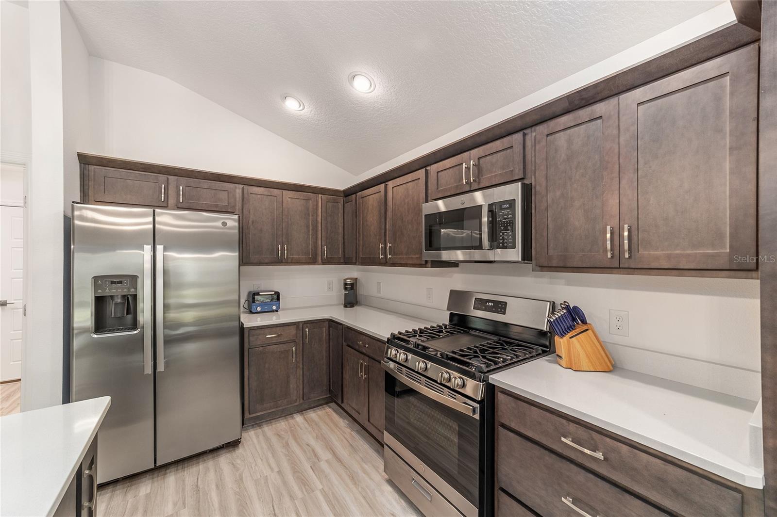 Image 11 of 25 For 1574 Rowell Street