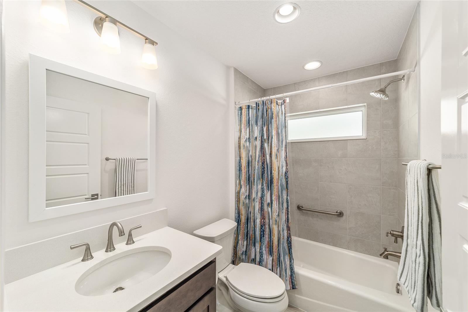 Image 16 of 25 For 1574 Rowell Street