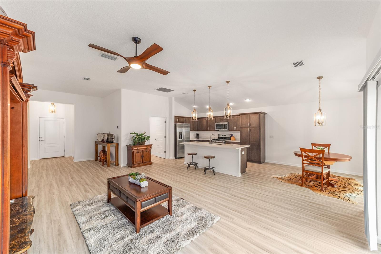 Image 7 of 25 For 1574 Rowell Street