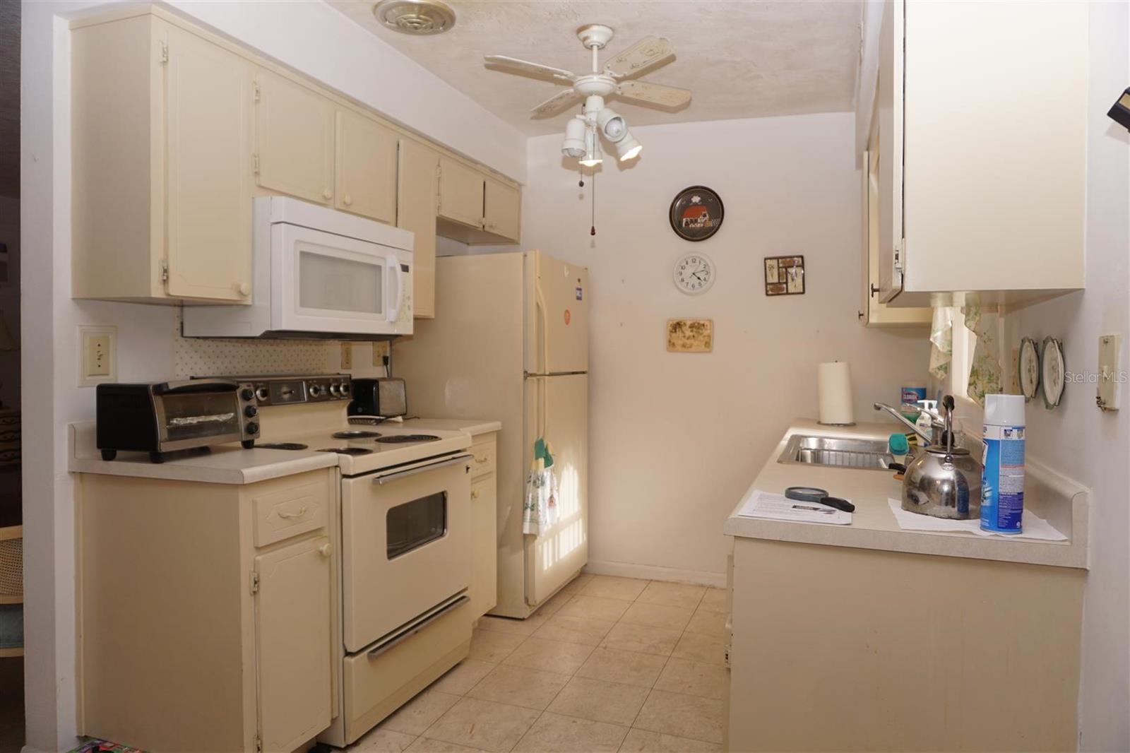 Image 15 of 41 For 17 Davis Street