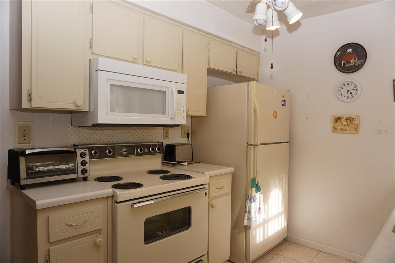 Image 17 of 41 For 17 Davis Street