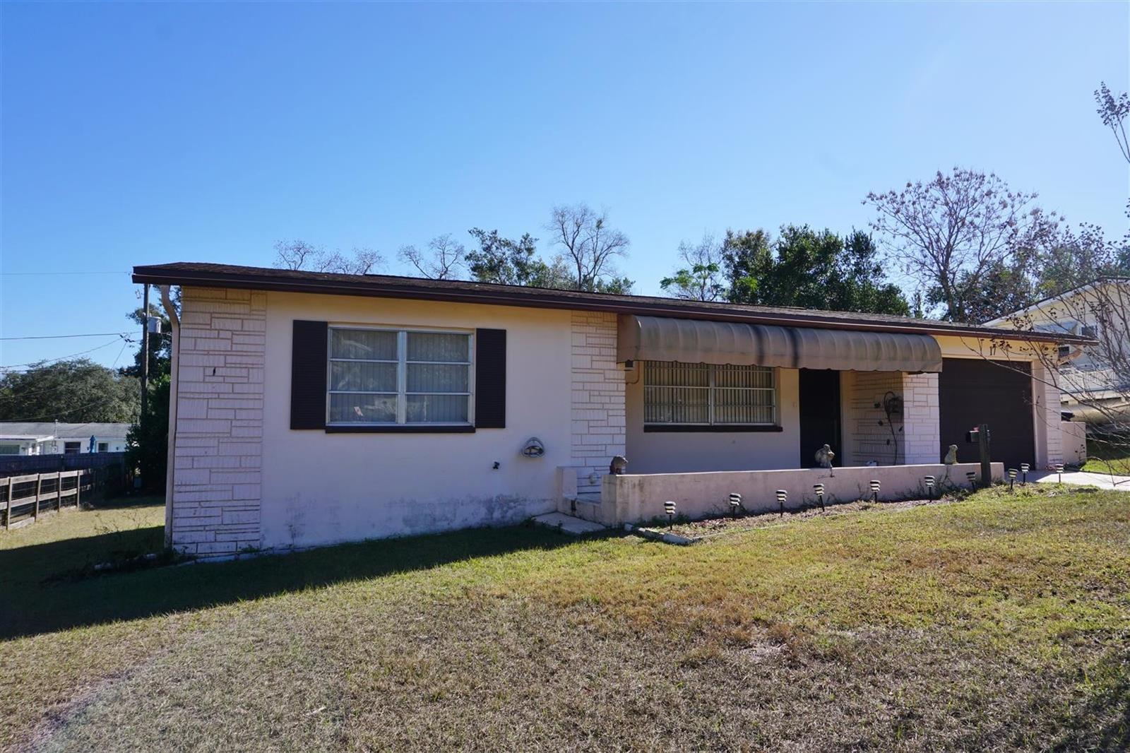 Image 2 of 41 For 17 Davis Street